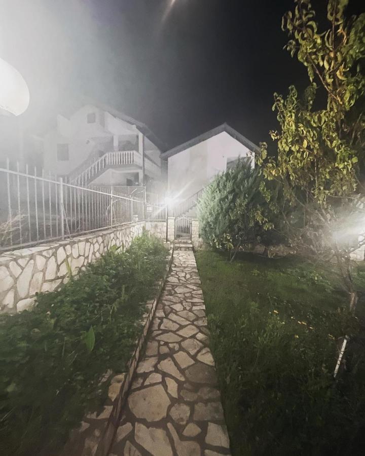 Apartments In Villa Viktoria Sutomore Luaran gambar