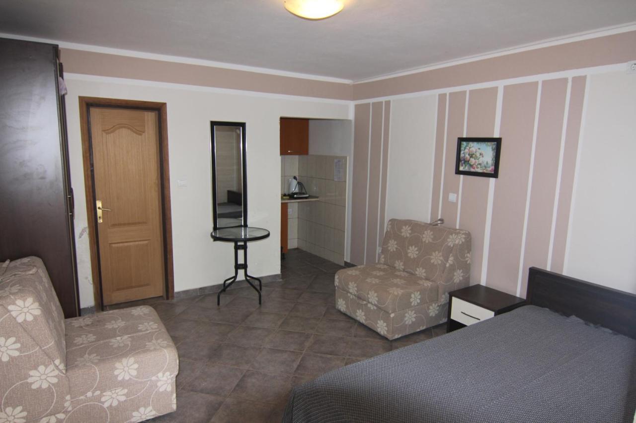Apartments In Villa Viktoria Sutomore Luaran gambar